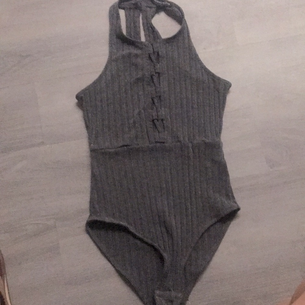 Kendall & Kylie gray body suit top💕💕💕